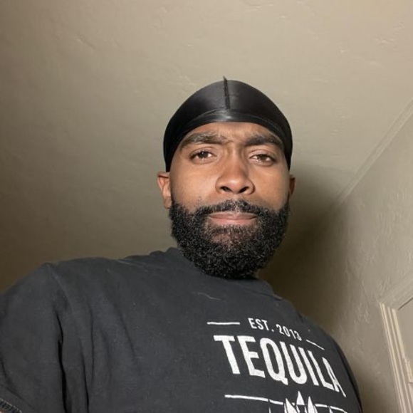 Profile Picture of Lawrence Martin (@lawrencemart596) on Poshmark