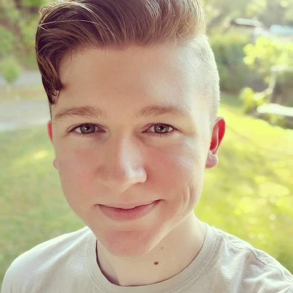 Profile Picture of Kenneth Crowson (@kennyc) on Poshmark