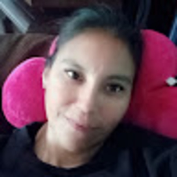 Profile Picture of Dar Machiskinic (@machiskinicdar) on Poshmark