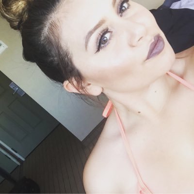 Profile Picture of  ✨Crystal ✨ (@_Crystalma_) on Twitter