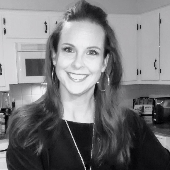 Profile Picture of Addie Pulliam (@addiepulliam) on Poshmark
