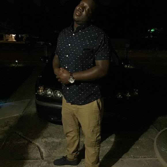 Profile Picture of Steven Kiser (@skiser24) on Poshmark