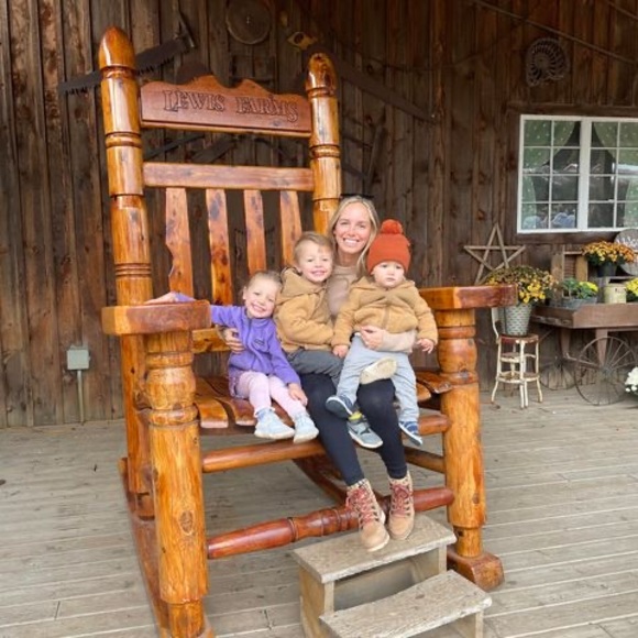 Profile Picture of Ashley Gowell (@agowell04) on Poshmark