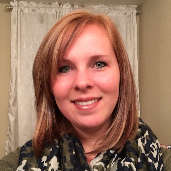 Profile Picture of Leah Champion (@lchampion18) on Poshmark