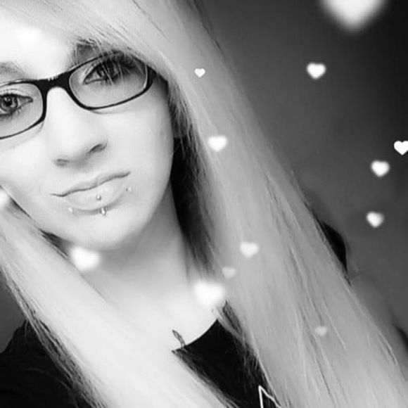 Profile Picture of Danielle Kusiak (@dkusiak) on Poshmark