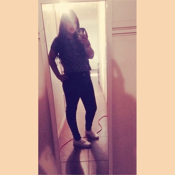 Profile Picture of Jaeleene Sanchez (@thatsjaee__) on Poshmark