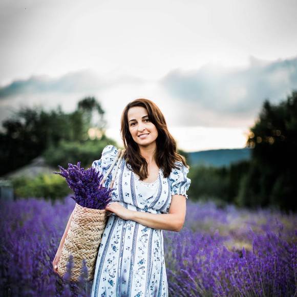 Profile Picture of Iryna Kobets (@030606) on Poshmark