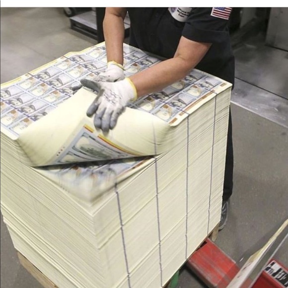 Profile Picture of Chris Hilliard (@1hilliardboy) on Poshmark