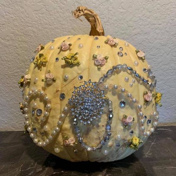 Profile Picture of Pamela Stephens (@pamstephens) on Poshmark