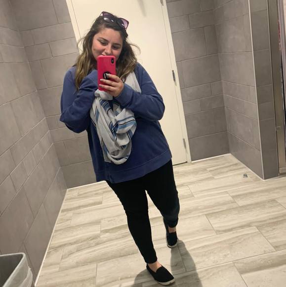 Profile Picture of Mackenzie Lucas (@mlucas9715) on Poshmark