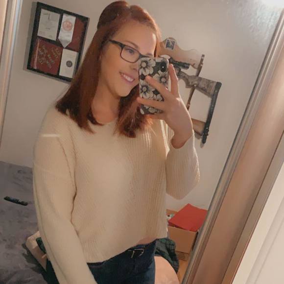 Profile Picture of Megan Detour (@megandetour) on Poshmark