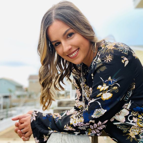 Profile Picture of Janet Freyre (@janetef2011) on Poshmark