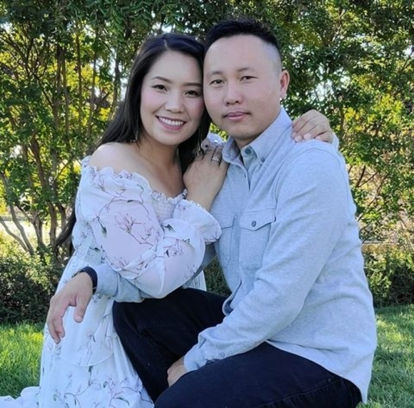 Profile Picture of Siong Toune (@lovehauvsiab) on Poshmark