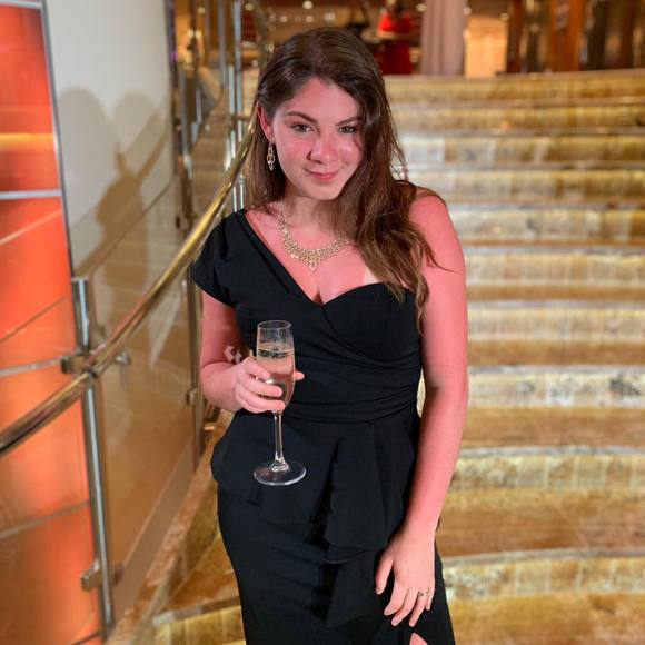 Profile Picture of Juliana Rohr (@julianarohr) on Poshmark