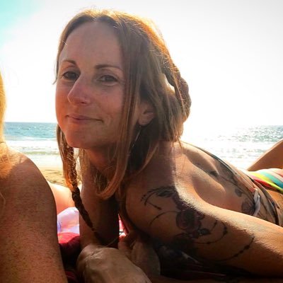 Profile Picture of Amanda Barton (@kaycapizzi) on Twitter