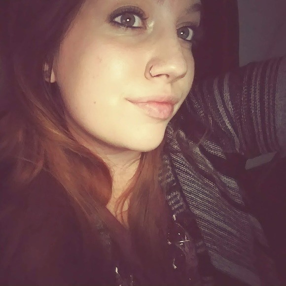 Profile Picture of Jessica Brauer (@brauerjessica73) on Poshmark