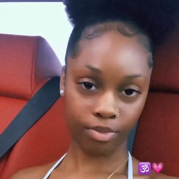 Profile Picture of Korina Strong (@korinastrong) on Poshmark