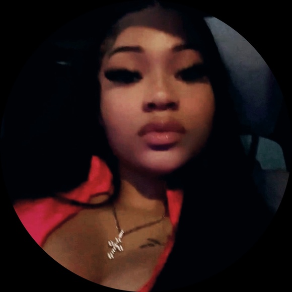 Profile Picture of Chanel Currence (@chanelnoir01) on Poshmark