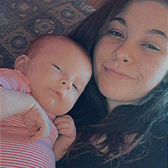 Profile Picture of Joanna Parrott (@joannaparrott) on Poshmark