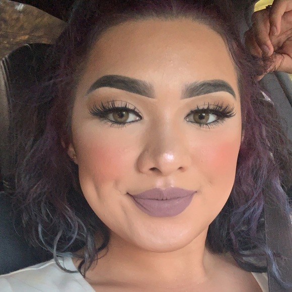 Profile Picture of Gisselle Calderon (@gissellecfernan) on Poshmark