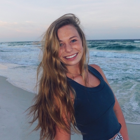 Profile Picture of Sarah kate Potter (@skpott) on Poshmark