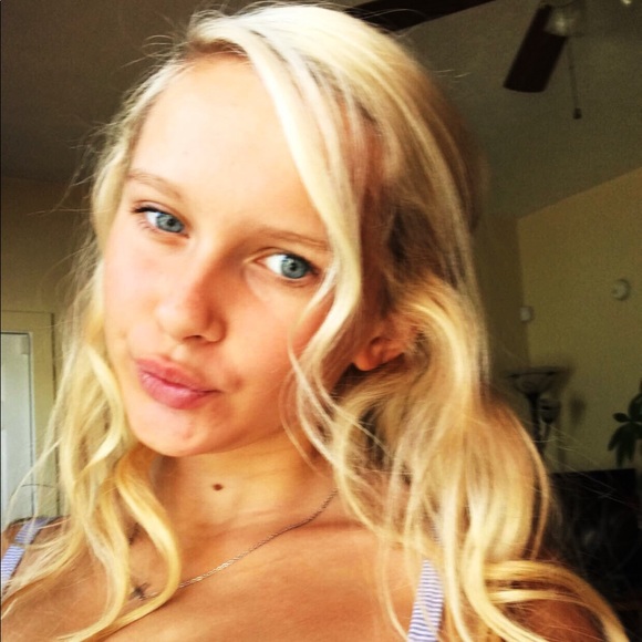 Profile Picture of Hailey Piatt (@haileypiatt) on Poshmark
