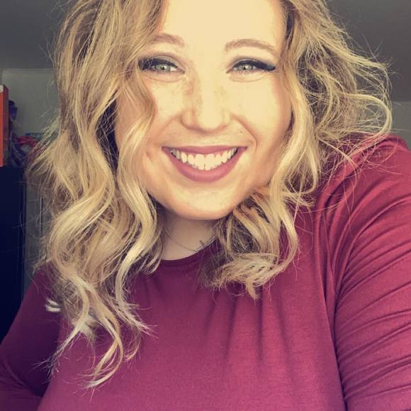Profile Picture of Morgan Weidenmaier (@mogan_paige) on Poshmark