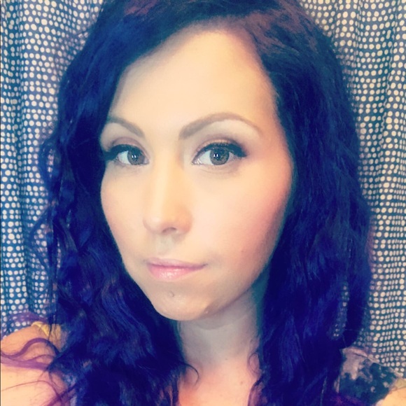 Profile Picture of Melissa Tschudy (@melissatschudy4) on Poshmark