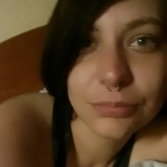 Profile Picture of Dawn Decker (@dizzyprince22) on Poshmark