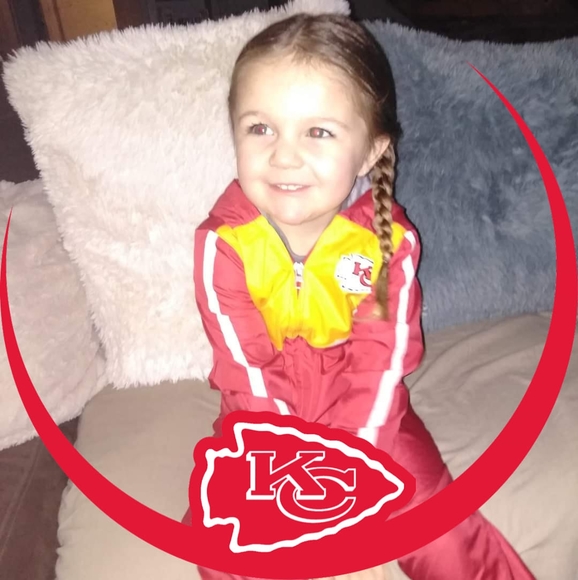 Profile Picture of Courtney Phares (@cmphares) on Poshmark