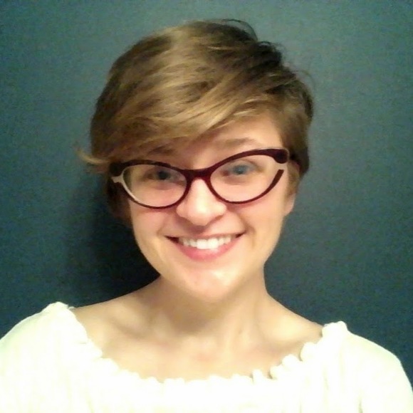 Profile Picture of Ellen Keating (@ellenekeating) on Poshmark
