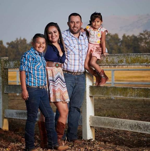 Profile Picture of Carlos Acero (@carlosacero1981) on Poshmark