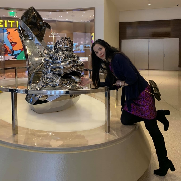 Profile Picture of Nguyen Chi (@chi21vn) on Poshmark