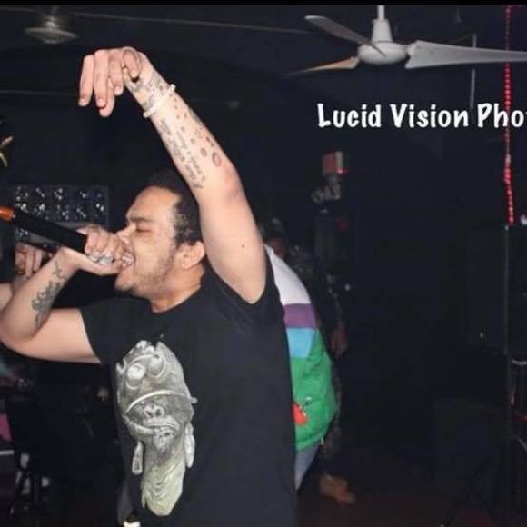 Profile Picture of James Garland (@jamezgarland) on Poshmark