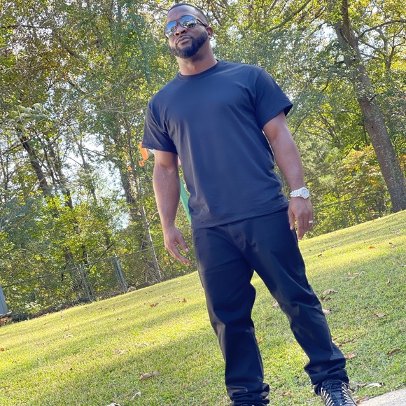 Profile Picture of Demetrius Beck (@demetrius_beck) on Poshmark