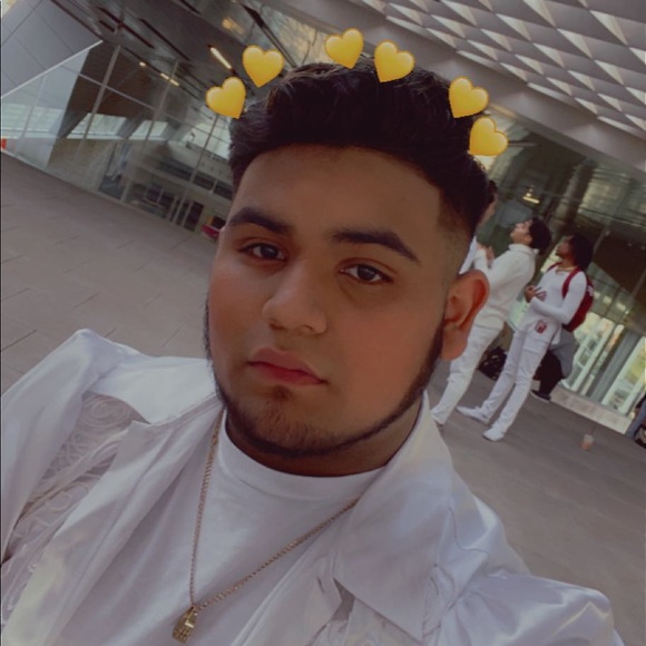 Profile Picture of Christopher Carballo (@chrisemojiking) on Poshmark