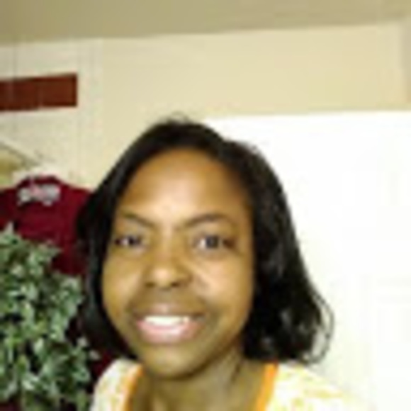 Profile Picture of Lydia Duncan (@correl9157) on Poshmark