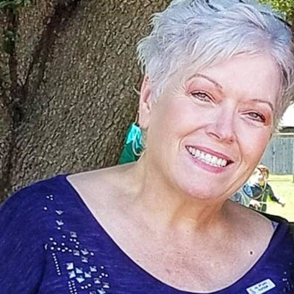 Profile Picture of Barbara Conroy (@bann56) on Poshmark