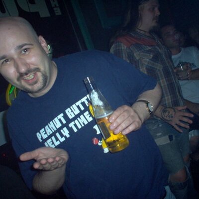Profile Picture of Stephen Robison (@SBRobison1979) on Twitter