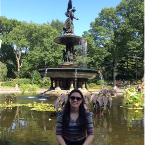 Profile Picture of Cassandra Mullen (@cassiekaymullen) on Poshmark