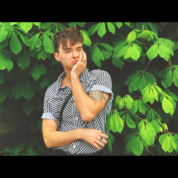 Profile Picture of Tyler Glass (@tylrglass) on Poshmark