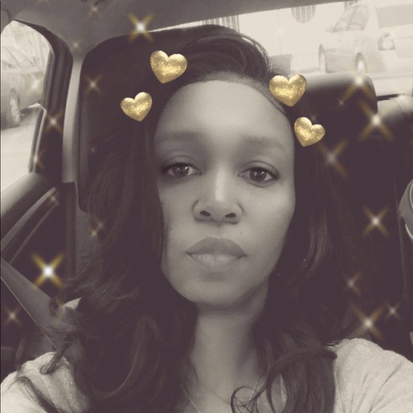 Profile Picture of Doris Pacot (@msnicesty76) on Poshmark