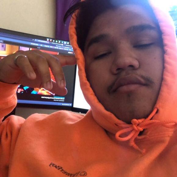 Profile Picture of Armando Ibarra (@vaporalgod) on Poshmark