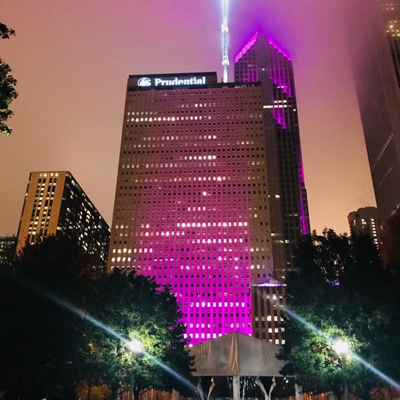 Profile Picture of Rianne Lizama (@raesanliz) on Poshmark