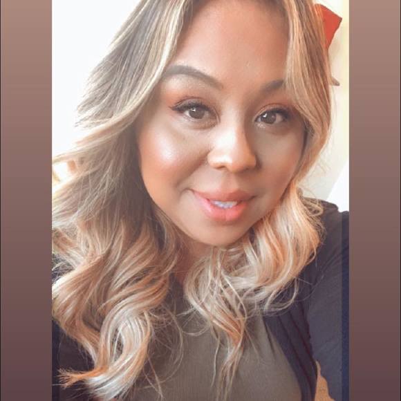 Profile Picture of Rachel Lara (@rylara1981) on Poshmark