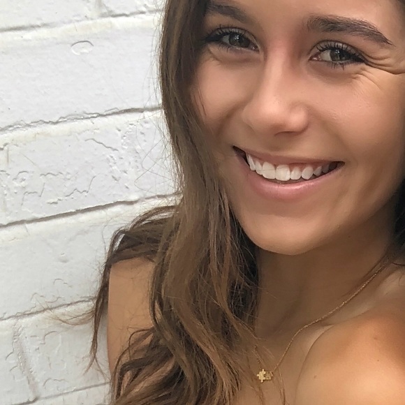 Profile Picture of Hannah Patrzyk (@hannahpatrzyk) on Poshmark