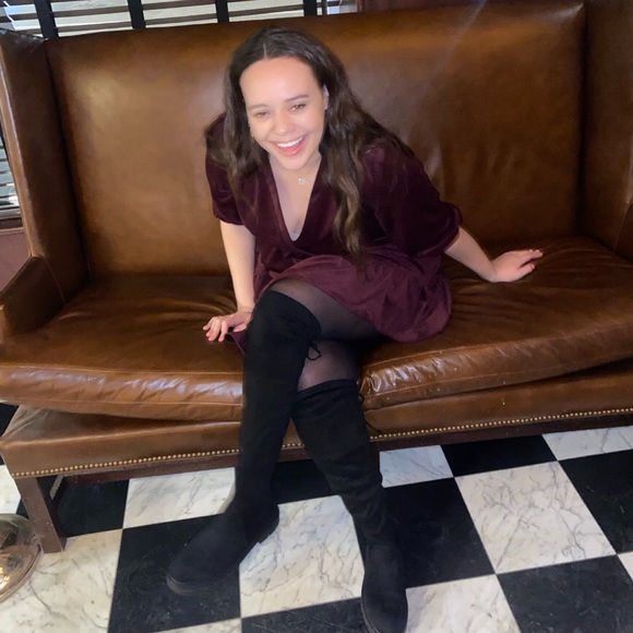 Profile Picture of Sabelle Seabrook (@sabelleseabrook) on Poshmark