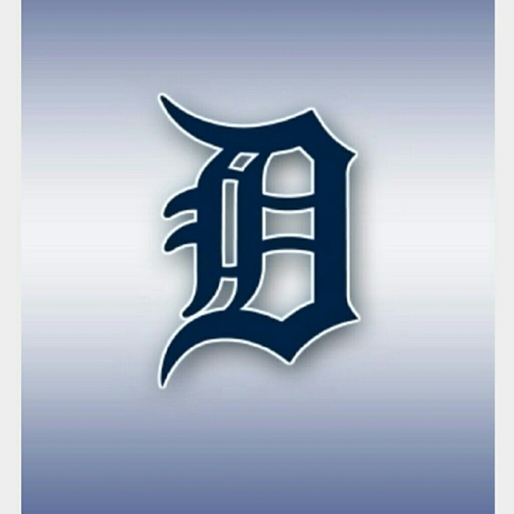 Profile Picture of Barbara Persails (@bpersails) on Poshmark