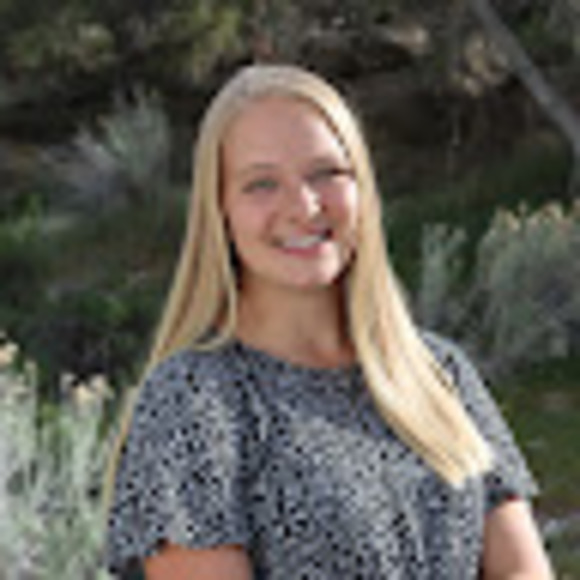 Profile Picture of Bethany Christensen (@nannynoofer) on Poshmark