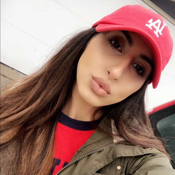 Profile Picture of Attah Bahri (@bahribeautybar) on Poshmark